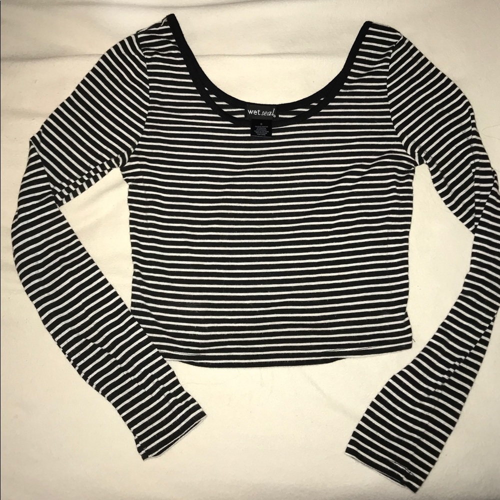 Long sleeve striped crop top